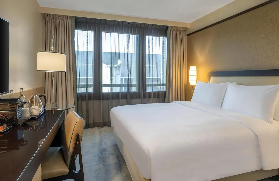 Hilton Geneva Hotel And Conference Centre-1