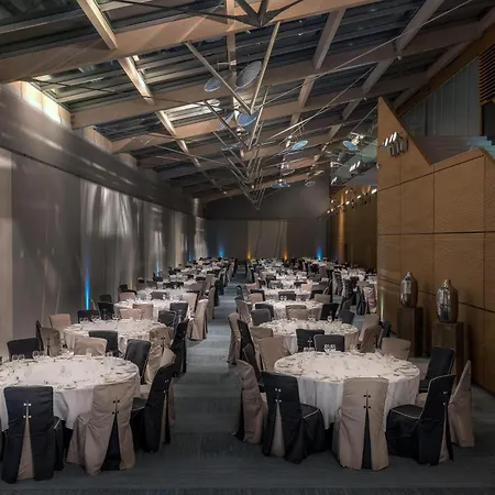 Hilton Geneva Hotel And Conference Centre-2